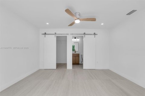 Купить виллу или дом в Катлер-Бей, Флорида 4 спальни, 172.98м2, № 2049692 - фото 25