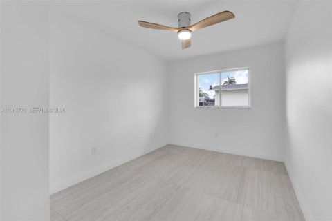 Купить виллу или дом в Катлер-Бей, Флорида 4 спальни, 172.98м2, № 2049692 - фото 21