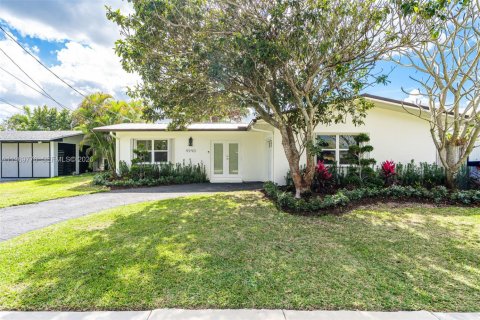 Купить виллу или дом в Катлер-Бей, Флорида 4 спальни, 172.98м2, № 2049692 - фото 2