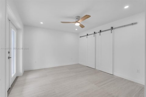 Купить виллу или дом в Катлер-Бей, Флорида 4 спальни, 172.98м2, № 2049692 - фото 23