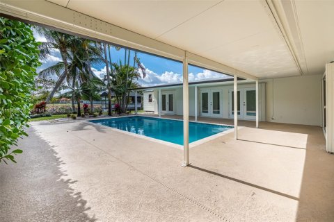 Купить виллу или дом в Катлер-Бей, Флорида 4 спальни, 172.98м2, № 2049692 - фото 30