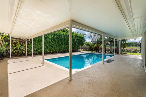 Купить виллу или дом в Катлер-Бей, Флорида 4 спальни, 172.98м2, № 2049692 - фото 29