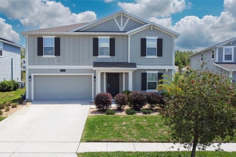 House in Mount Dora, Florida 5 bedrooms, 269.23 sq.m. № 2231411