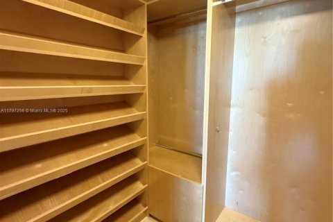 Condominio en venta en Miami, Florida, 2 dormitorios, 101.54 m2 № 1711548 - foto 18