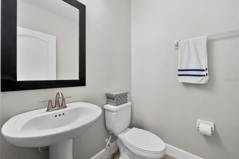Townhouse in Haines City, Florida 3 bedrooms, 167.41 sq.m. № 2104940 - photo 19