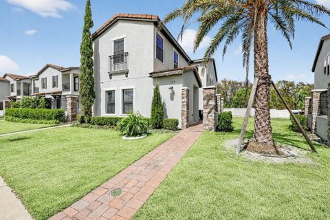Adosado en Haines City, Florida 3 dormitorios, 167.41 m2 № 2104940