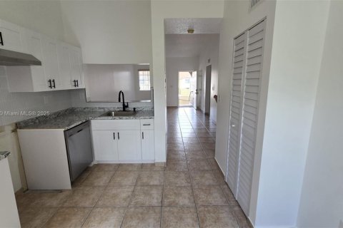 Condominio en venta en Miami, Florida, 2 dormitorios, 88.26 m2 № 1968081 - foto 21