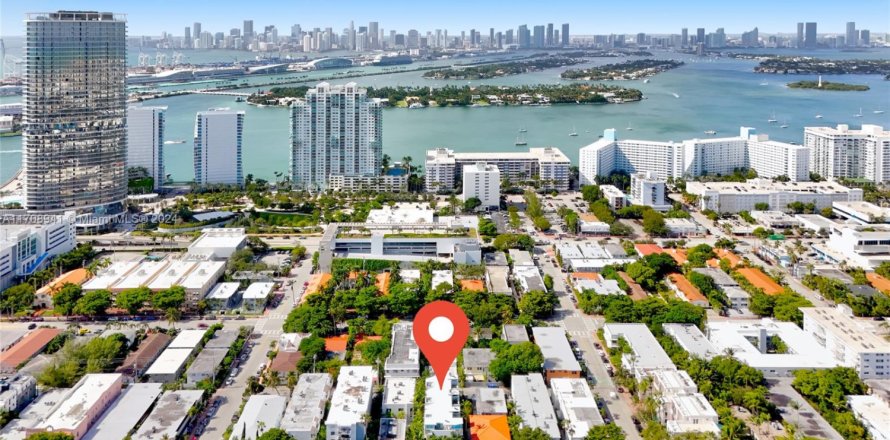 Adosado en Miami Beach, Florida 4 dormitorios, 260.96 m2 № 1461380