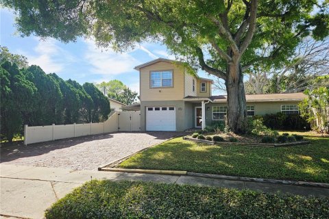Casa en Saint Petersburg, Florida 4 dormitorios, 157.19 m2 № 2101536