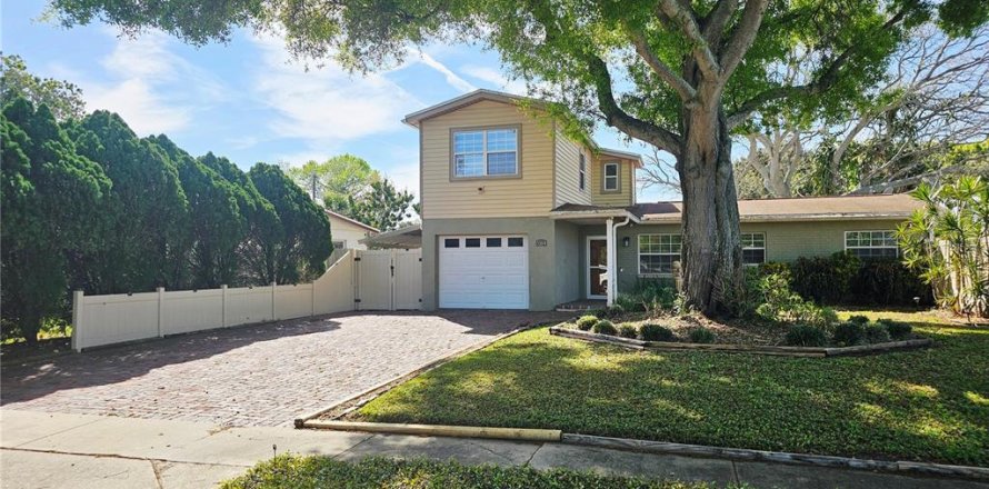 Casa en Saint Petersburg, Florida 4 dormitorios, 157.19 m2 № 2101536
