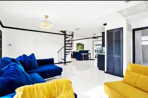 Casa en venta en Saint Petersburg, Florida, 4 dormitorios, 157.19 m2 № 2101536 - foto 5