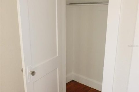 Immobilier commercial à vendre à Tampa, Floride: 8 chambres, 488.11 m2 № 1843386 - photo 18