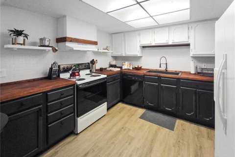 Condo in Ocala, Florida, 1 bedroom  № 2233876 - photo 9