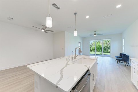 Casa en venta en Sarasota, Florida, 3 dormitorios, 172.8 m2 № 2386035 - foto 18