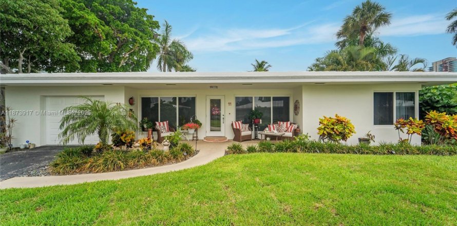 House in Lauderdale-by-the-Sea, Florida 2 bedrooms, 171.22 sq.m. № 1921088