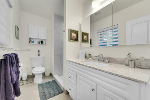 House in Lauderdale-by-the-Sea, Florida 2 bedrooms, 171.22 sq.m. № 1921088 - photo 24