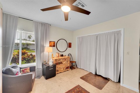 House in Lauderdale-by-the-Sea, Florida 2 bedrooms, 171.22 sq.m. № 1921088 - photo 16