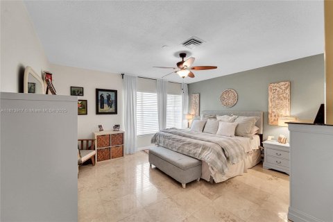 House in Lauderdale-by-the-Sea, Florida 2 bedrooms, 171.22 sq.m. № 1921088 - photo 22