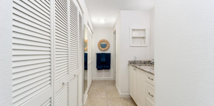 Condominio en Jensen Beach, Florida, 2 dormitorios № 976752