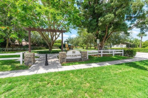 Villa ou maison à louer à Wellington, Floride: 3 chambres, 143.16 m2 № 2073634 - photo 12