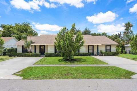 Villa ou maison à louer à Wellington, Floride: 3 chambres, 143.16 m2 № 2073634 - photo 4