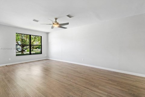 Villa ou maison à louer à Wellington, Floride: 3 chambres, 143.16 m2 № 2073634 - photo 19