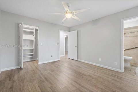Villa ou maison à louer à Wellington, Floride: 3 chambres, 143.16 m2 № 2073634 - photo 21