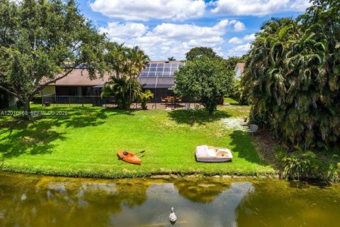 Villa ou maison à louer à Wellington, Floride: 3 chambres, 143.16 m2 № 2073634 - photo 3