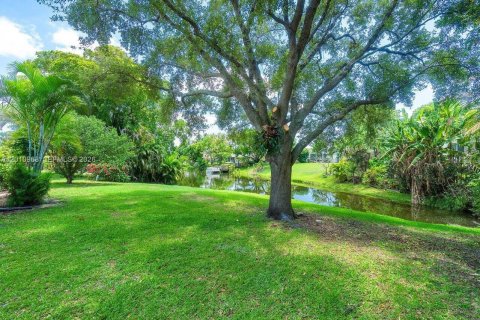 Villa ou maison à louer à Wellington, Floride: 3 chambres, 143.16 m2 № 2073634 - photo 10
