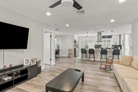Casa en venta en Palm Harbor, Florida, 3 dormitorios, 153.1 m2 № 2430617 - foto 12