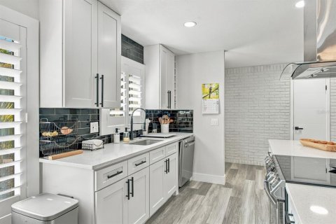 Casa en venta en Palm Harbor, Florida, 3 dormitorios, 153.1 m2 № 2430617 - foto 8