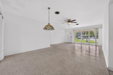 Casa en venta en Stuart, Florida, 3 dormitorios, 118.54 m2 № 2413283 - foto 9