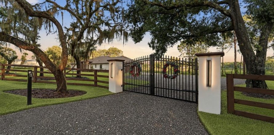 Villa ou maison à Sanford, Floride 4 chambres, 251.86 m2 № 2151523