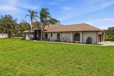 Villa ou maison à vendre à Sanford, Floride: 4 chambres, 251.86 m2 № 2151523 - photo 4