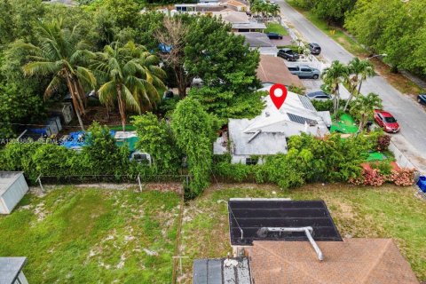 House in Miami, Florida 3 bedrooms, 102.38 sq.m. № 2248457 - photo 16