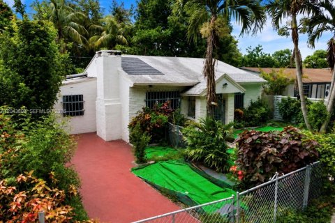 House in Miami, Florida 3 bedrooms, 102.38 sq.m. № 2248457 - photo 3