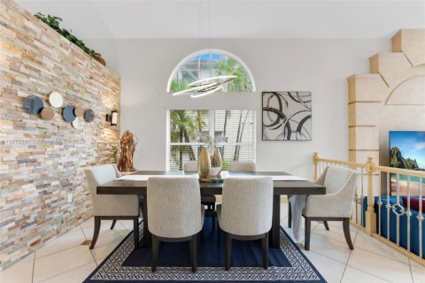 Casa en venta en Miramar, Florida, 4 dormitorios, 281.4 m2 № 1921941 - foto 5