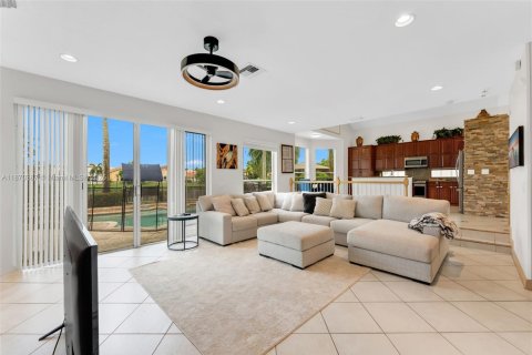 Casa en venta en Miramar, Florida, 4 dormitorios, 281.4 m2 № 1921941 - foto 7