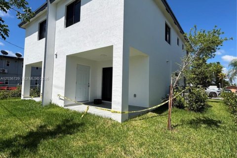 Снять в аренду таунхаус в Флорида-Сити, Флорида 3 спальни, № 2085171 - фото 16