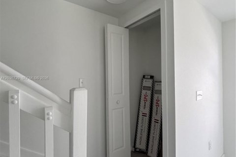 Снять в аренду таунхаус в Флорида-Сити, Флорида 3 спальни, № 2085171 - фото 17