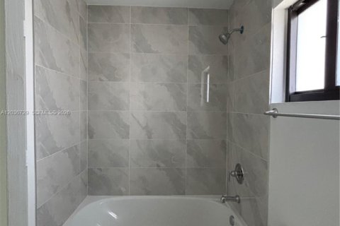 Снять в аренду таунхаус в Флорида-Сити, Флорида 3 спальни, № 2085171 - фото 24
