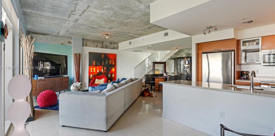 Condominio en Miami, Florida, 2 dormitorios № 1744031