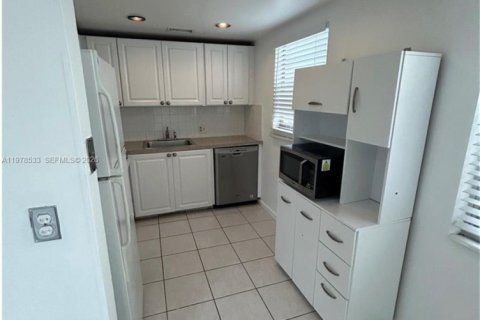 Condominio en alquiler en Boca Raton, Florida, 2 dormitorios, 78.04 m2 № 2080190 - foto 5