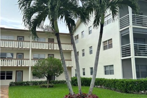 Condominio en alquiler en Boca Raton, Florida, 2 dormitorios, 78.04 m2 № 2080190 - foto 2