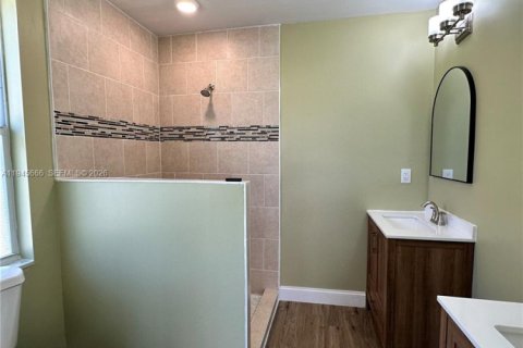 Casa en venta en Palm Bay, Florida, 4 dormitorios № 2001700 - foto 10