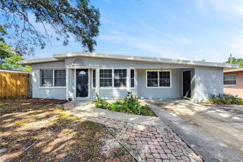Villa ou maison à Clearwater, Floride 3 chambres, 144.18 m2 № 2425791