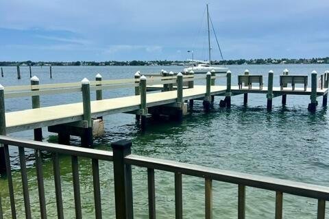 Condo in West Palm Beach, Florida, 2 bedrooms № 2184963 - photo 12