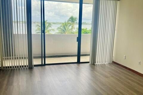 Condo in West Palm Beach, Florida, 2 bedrooms № 2184963 - photo 28