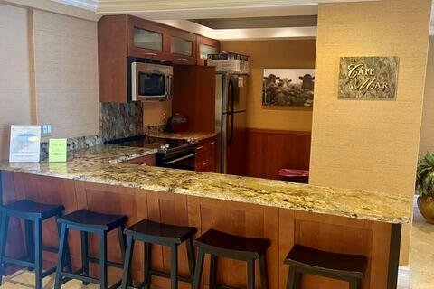 Condo in West Palm Beach, Florida, 2 bedrooms № 2184963 - photo 6