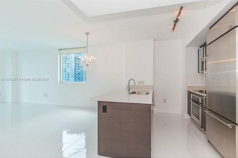 Condo in Miami, Florida, 2 bedrooms  № 1694513 - photo 2